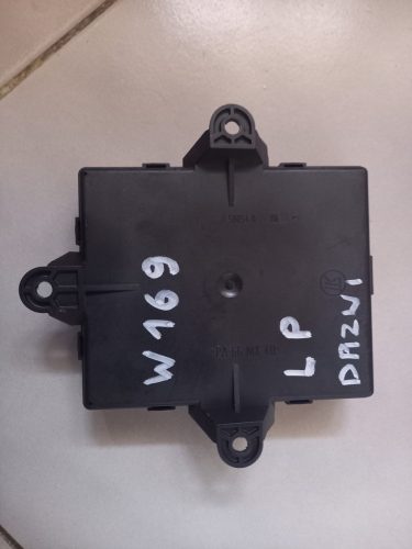 Mercedes-Benz A-osztály W169 bal első ajtó vezérlő modul A1698207126