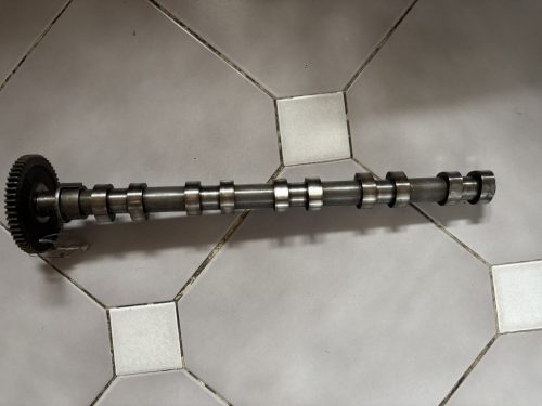 Volvo S60, V60 kipufogó oldali vezérműtengely 8642842