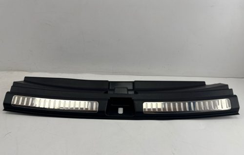 Mercedes Benz EQC N293 Csomagtérajtó műanyag burkolat A2936905000