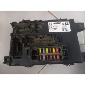 Opel Corsa D BSI modul, biztosítéktábla 13142241