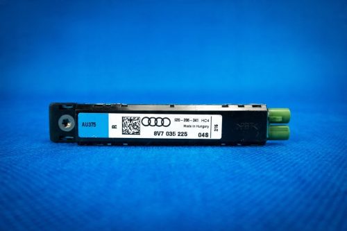 Audi A3 8V Cabrio antennaerősítő 8V7035225