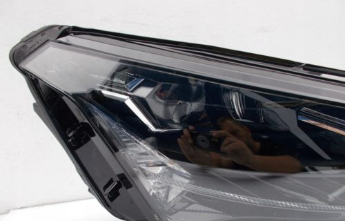 Skoda Enyaq iV Jobb első lámpa, fényszóró 5LB941016A