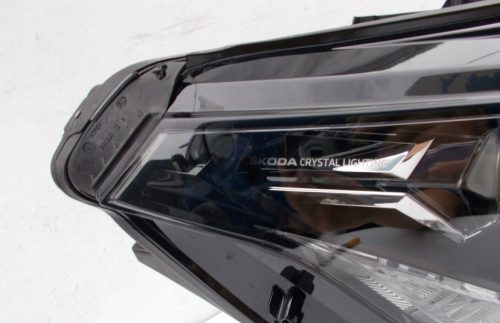 Skoda Enyaq iV Jobb első lámpa, fényszóró 5LB941016A