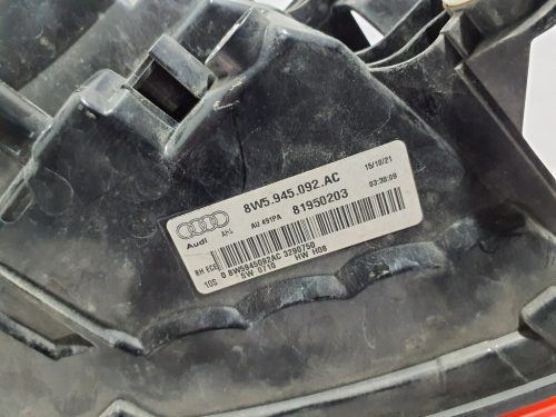 Audi A4 B9 Jobb hátsó lámpa 8W5945092AC