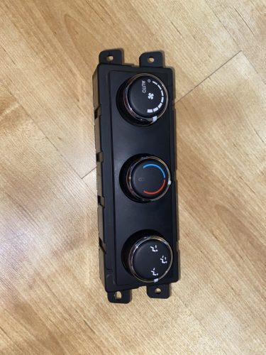 Fiat Freemont, Dodge Journey klíma fűtés kapcsoló panel 55111313AB