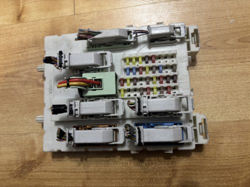 Ford Focus III BSI BCM modul DV6T-14A073-DM