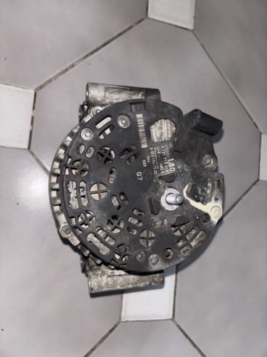 Mercedes-Benz CLS 3.0 CDI generátor A0131547002