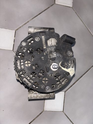 Mercedes-Benz CLS 3.0 CDI generátor A0131547002