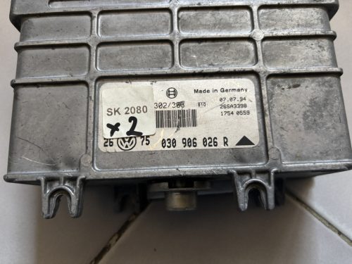 Volkswagen Golf III, Vento motorvezérlő 030906026R 0261203302/303