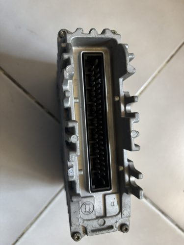 Volkswagen Golf III, Vento motorvezérlő 030906026R 0261203302/303
