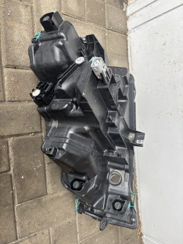 Suzuki Vitara (LY) jobb fényszóró, lámpa 100-7R016