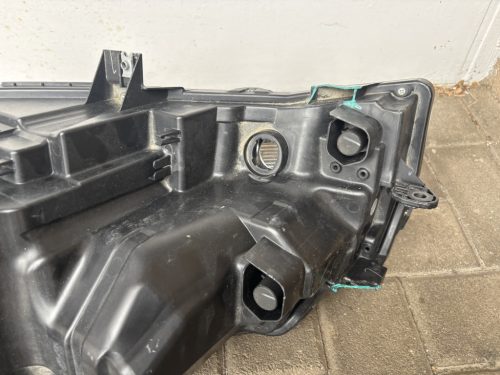 Suzuki Vitara (LY) jobb fényszóró, lámpa 100-7R016