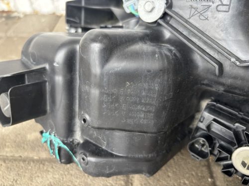 Suzuki Vitara (LY) jobb fényszóró, lámpa 100-7R016