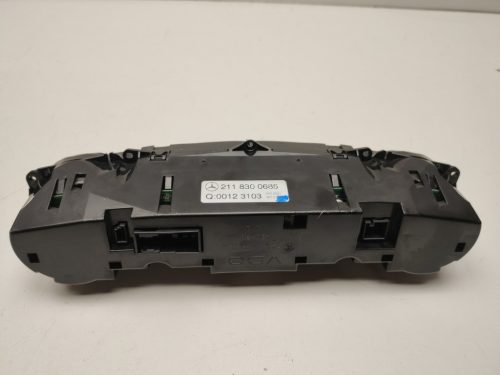 Mercedes Benz E-Osztály W211 Fűtéskapcsoló, klímapanel 2118300685