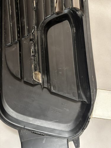 Peugeot 308 bal alsó lökhárító díszrács 99894479