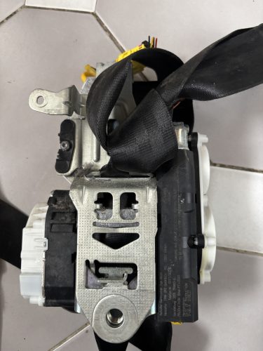 Audi A6 C7 bal első biztonsági öv 4G8857705C