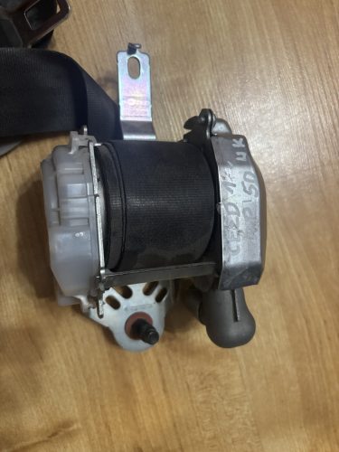 Kia Cee'd II bal első biztonsági öv 88810-A2100