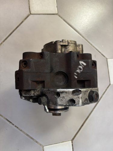 Volvo S60 I V70 II 2.4 D magasnyomású pumpa 8642778