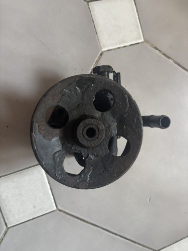 Kia Carens, Hyundai Sonata szervószivattyú 571003K200