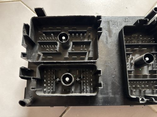Opel Zafira C, Astra J biztosítéktábla 13368644