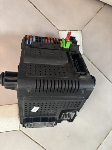 Volvo XC90 biztosítéktábla CEM modul 28087582