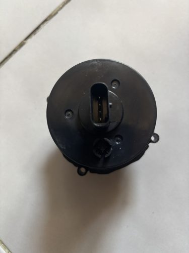 Tesla Model 3, Model Y elektromos vízpumpa 1619322-00-D