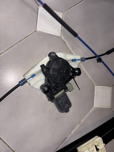 Volkswagen Touran III jobb első elektromos ablakemelő 5TA837462A