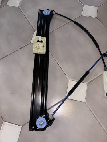 Volkswagen Touran III jobb első elektromos ablakemelő 5TA837462A