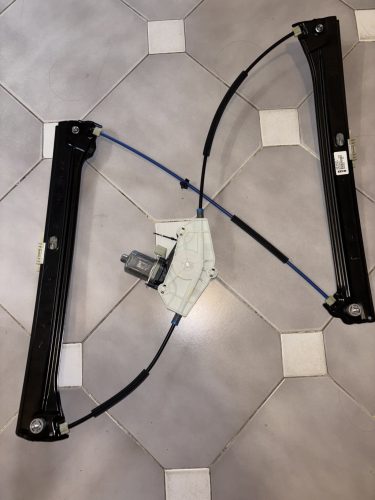 Volkswagen Touran III jobb első elektromos ablakemelő 5TA837462A