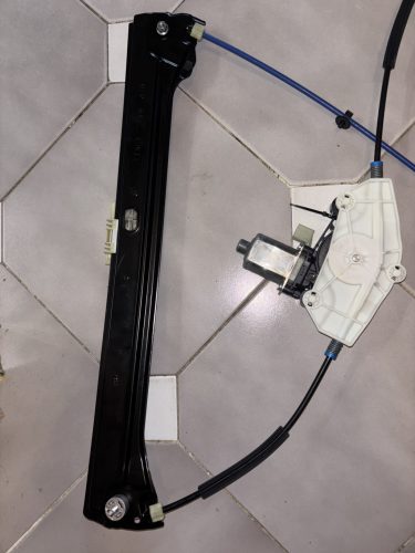 Volkswagen Touran III jobb első elektromos ablakemelő 5TA837462A
