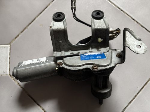 Kia Carnival, Sedona hátsó ablaktörlő motor 0K53Z67450 035111410