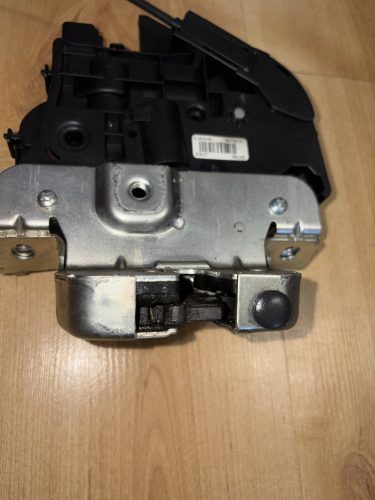Volvo XC70 csomagtér ajtó zár 31253446