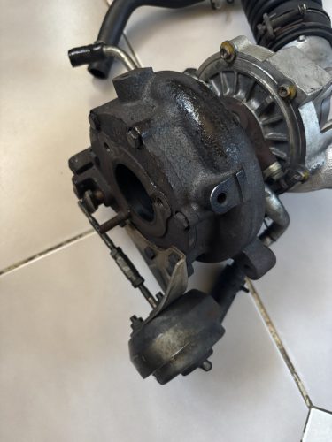 Lexus IS II 220d 2.2D turbó 17201-26011
