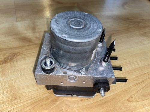 Peugeot 208-E ABS kocka 9837686180
