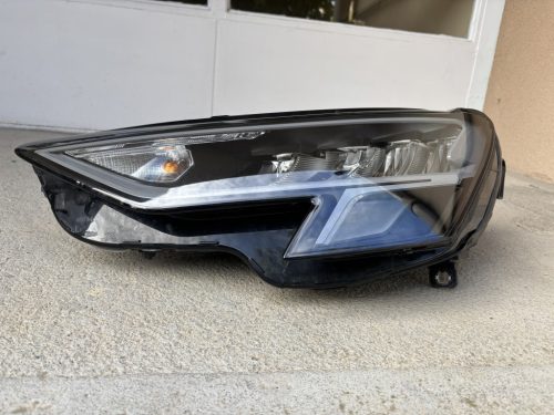 Audi A3 8Y bal első lámpa, fényszóró 8Y0941011