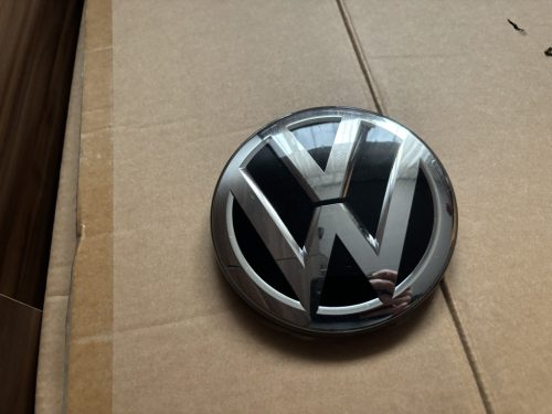 Volkswagen Passat B8, Golf VII, Arteon első embléma 3G0853601A