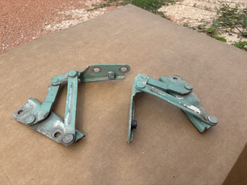 Skoda Fabia I motorháztető zsanér pár