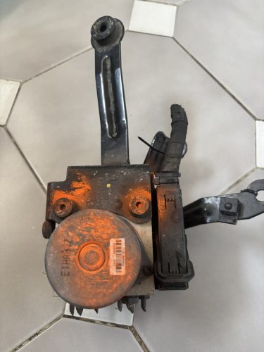 Kia Soul ABS kocka 589102K810
