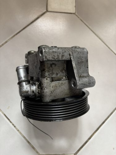 Volvo C30 V50 S40 szervószivattyú 31201069