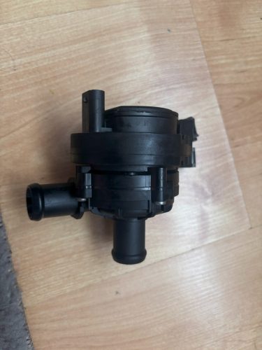 Audi S3 A3 8Y elektromos vízpumpa 2Q0965567B