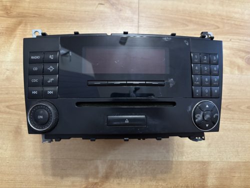 Mercedes-Benz C-osztály W203 gyári rádió A2038703689