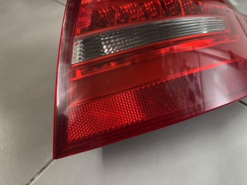 Audi A4 B8 Avant jobb hátsó lámpa 8K9945096D