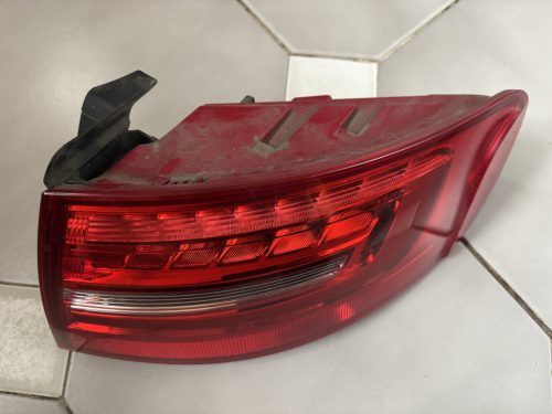 Audi A4 B8 Avant jobb hátsó lámpa 8K9945096D