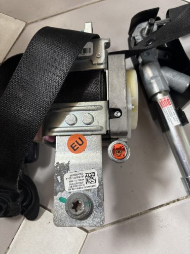 Tesla Model S bal első biztonsági öv 101878702A