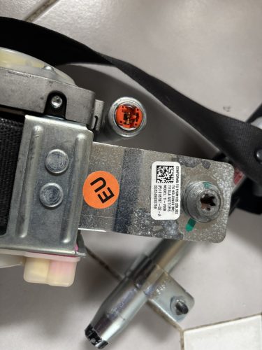 Tesla Model S bal első biztonsági öv 101878702A