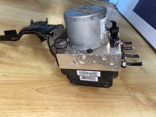 Kia Cee'd ABS kocka 61589-45200