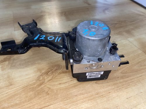 Kia Cee'd ABS kocka 61589-45200