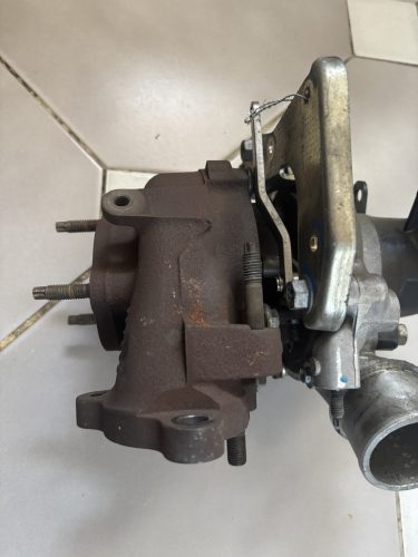 Toyota Avensis T27 2.0 D4D turbó 17201-0R080