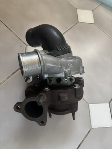 Toyota Avensis T27 2.0 D4D turbó 17201-0R080