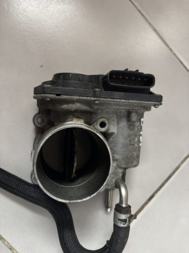 Toyota Avensis T270 fojtószelep 26100-0R020